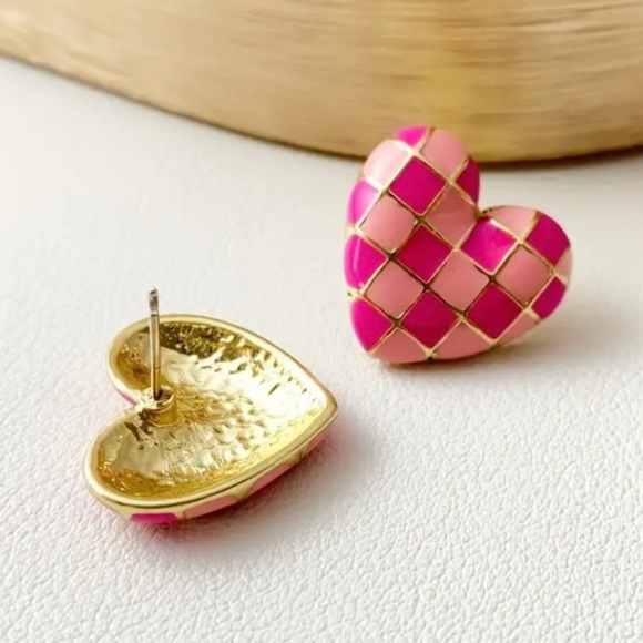Modcloth Jewelry - ✨ModCloth Solna Pink Checkered Heart Earrings